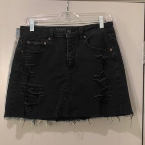 Black AE distressed skirt